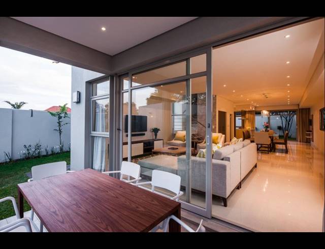 4 BEDROOM TOWNHOUSE TO LET IN NORWOOD